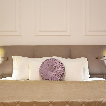 Glamorous Modern Apartment In The Hearth Of Budapest Bagian luar foto