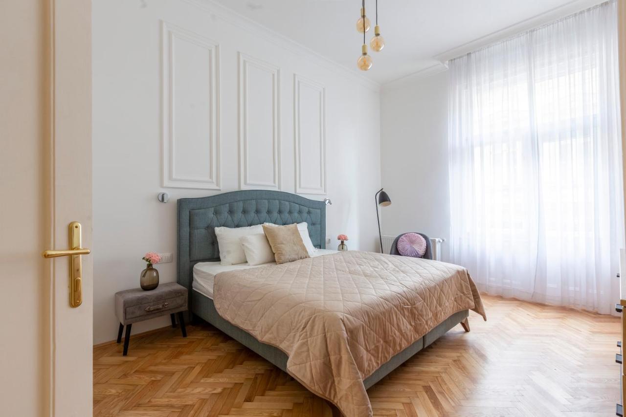 Glamorous Modern Apartment In The Hearth Of Budapest Bagian luar foto