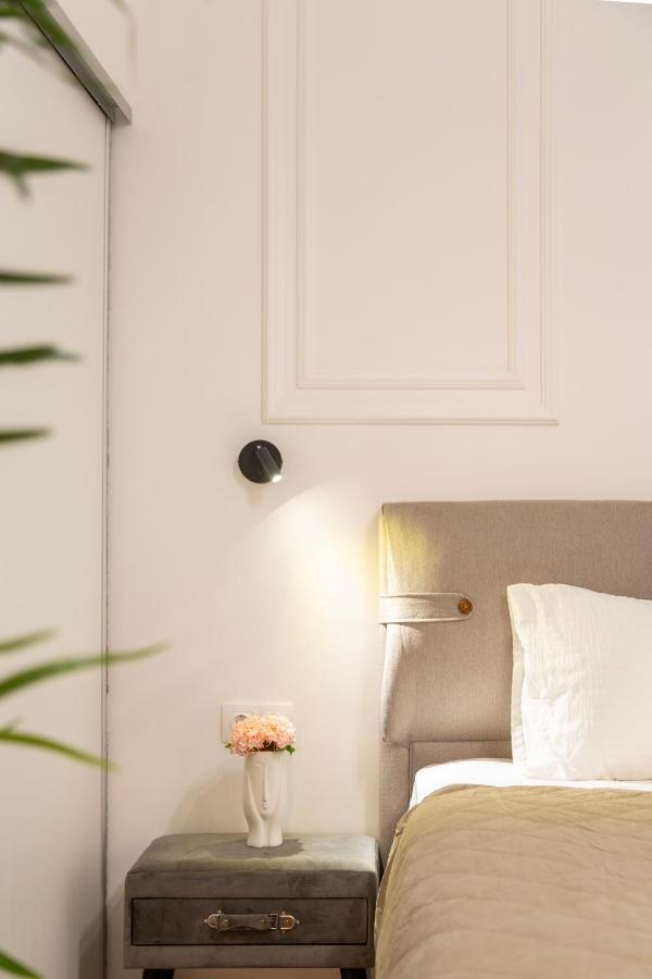 Glamorous Modern Apartment In The Hearth Of Budapest Bagian luar foto